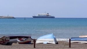 El creuer de luxe MV Hondius afectat per hantavirus a Cap Verd. Stringer / Reuters