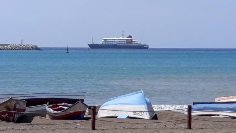 El creuer de luxe MV Hondius afectat per hantavirus a Cap Verd. Stringer / Reuters